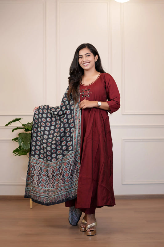 Anarkali Kurta Set ISSORI