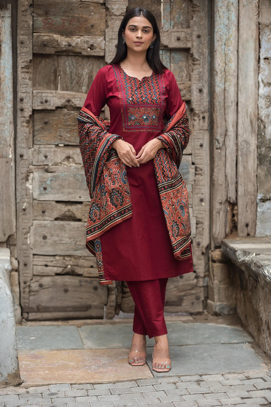 Gamthi kurta set with duppta ISSORI