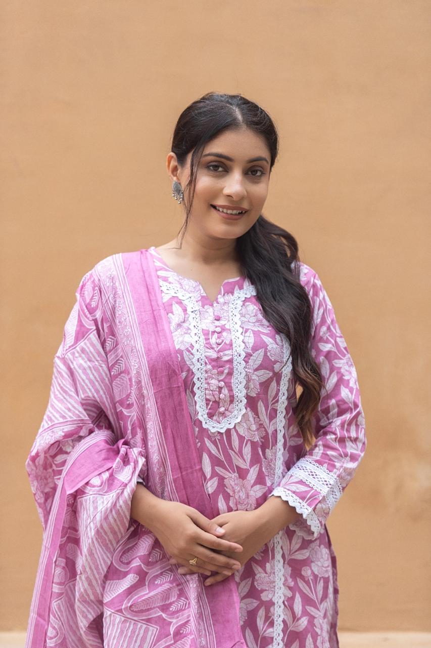 Pakistani White Lace Cotton Kurta Set